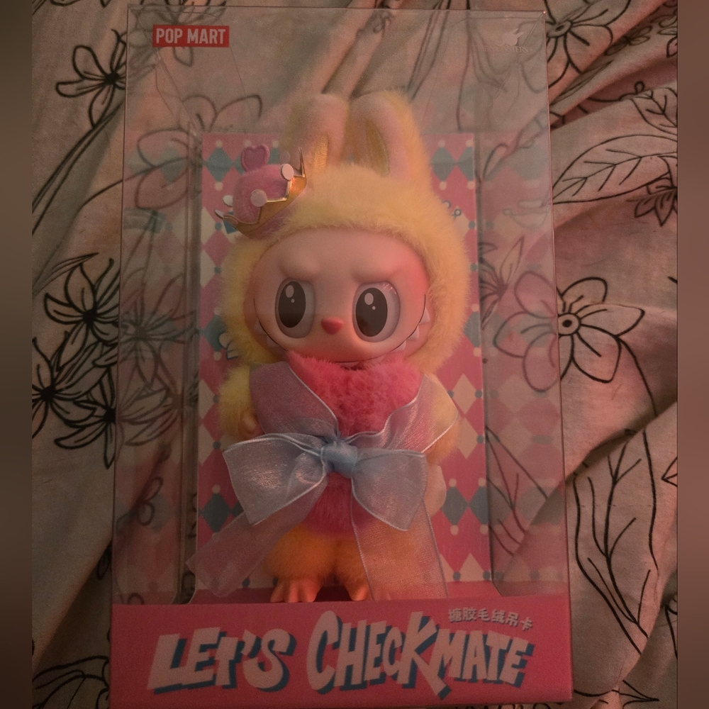 Let's Checkmate Labubu Figure - Yellow and Pink